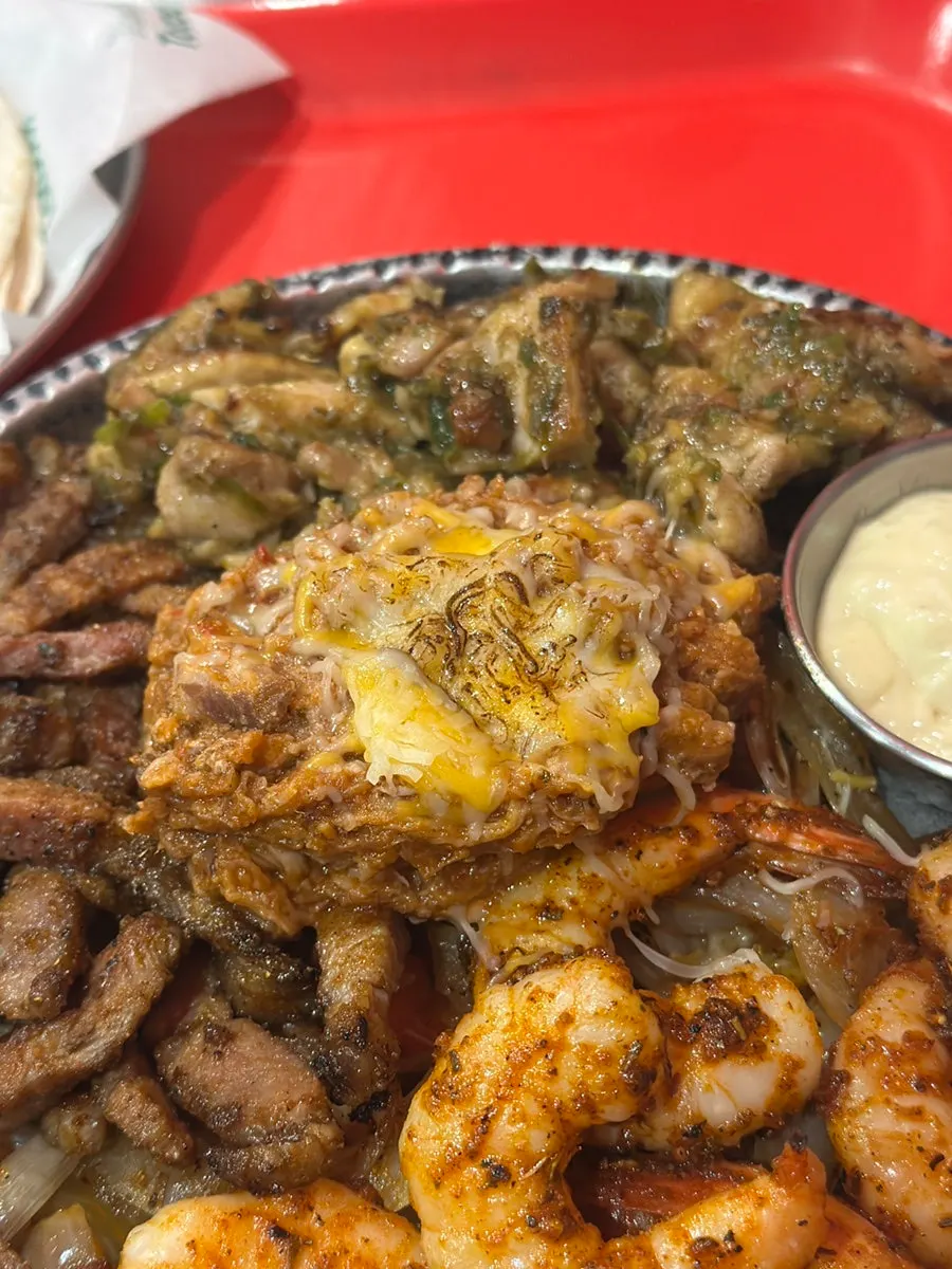 Plump shrimp on the fajita platter