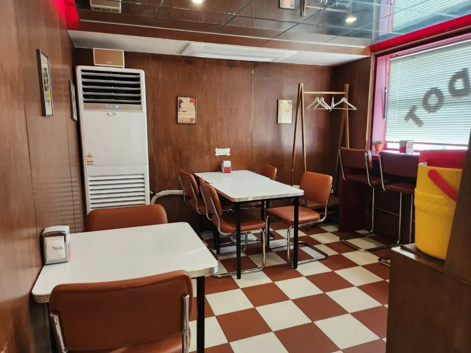 Taco Dot interior tables and décor