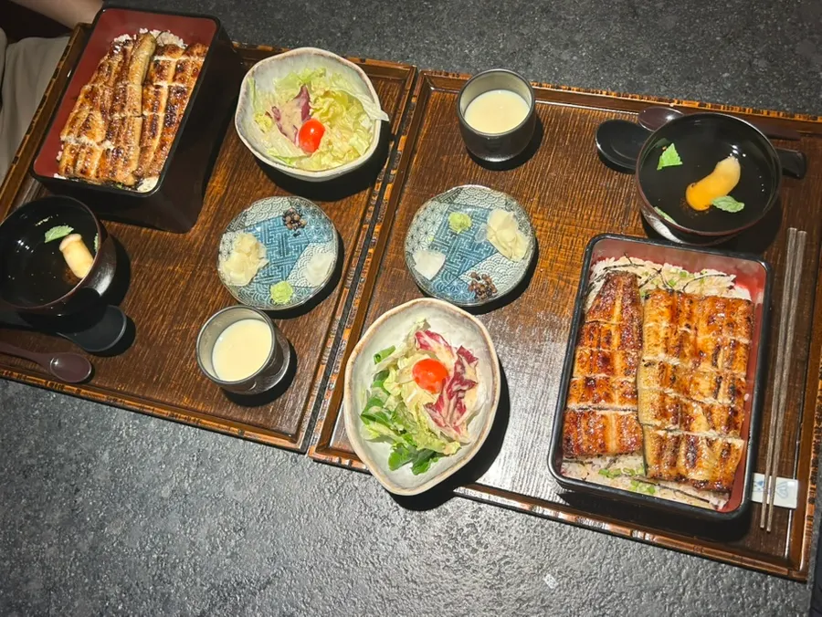 Eel rice bowl sprinkled with sansho pepper