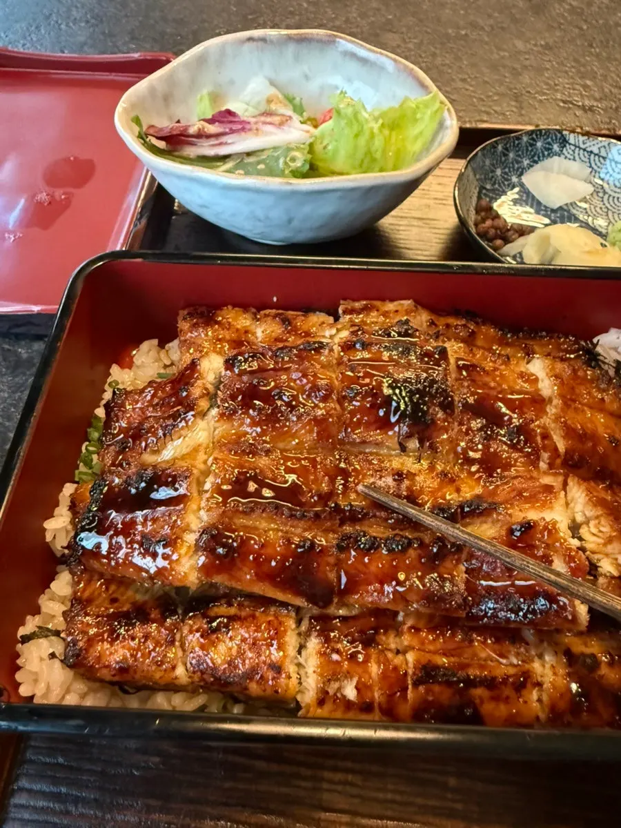 Solo lunch table setting at Manmok