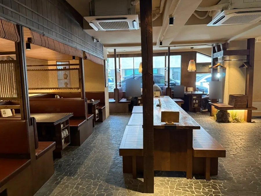 Seating inside Manmok