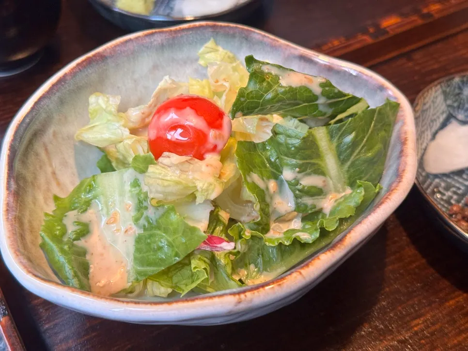 Lettuce and romaine salad with sesame dressing