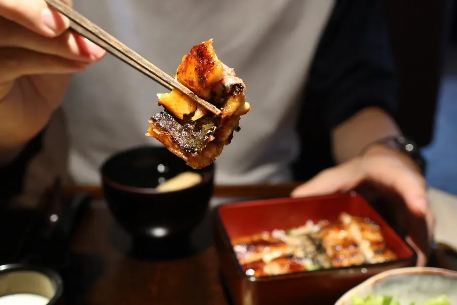 Kanto-style grilled eel grilled twice over charcoal
