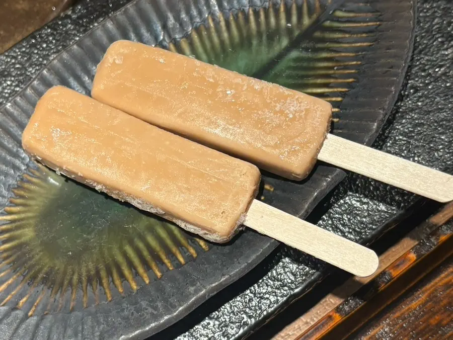 후식으로 나온 밀크티 맛 아이스크림