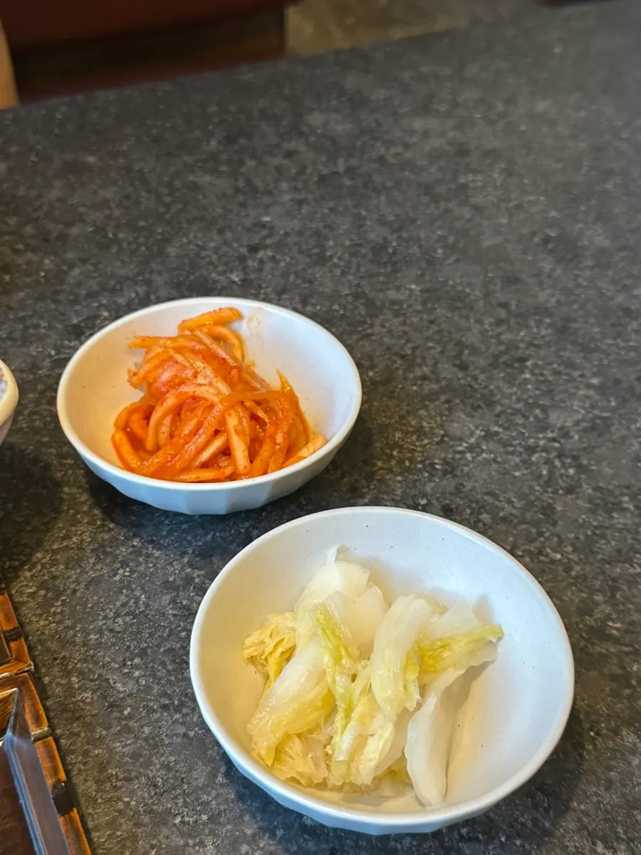 밥과 함께 먹는 장어 한 점