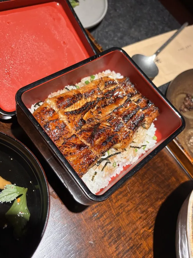 Eel rice bowl set with salad, clear soup, and chawanmushi