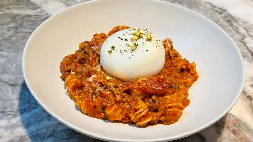 부라타치즈 볼로네제 라디아토리