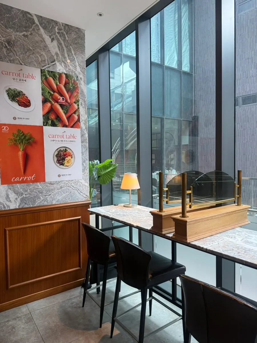 Full view of Mano di Chef Gangnam's dining hall