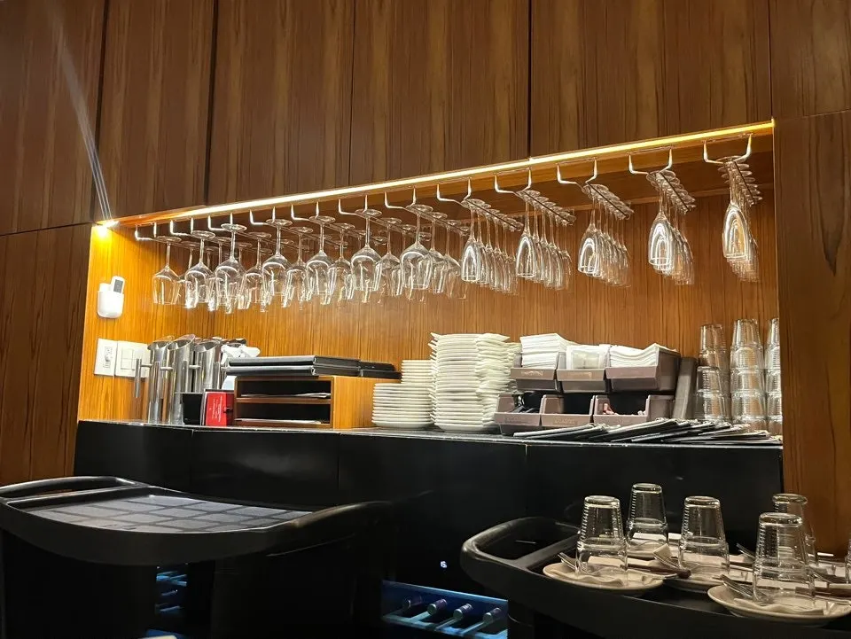 Large table seating for group guests