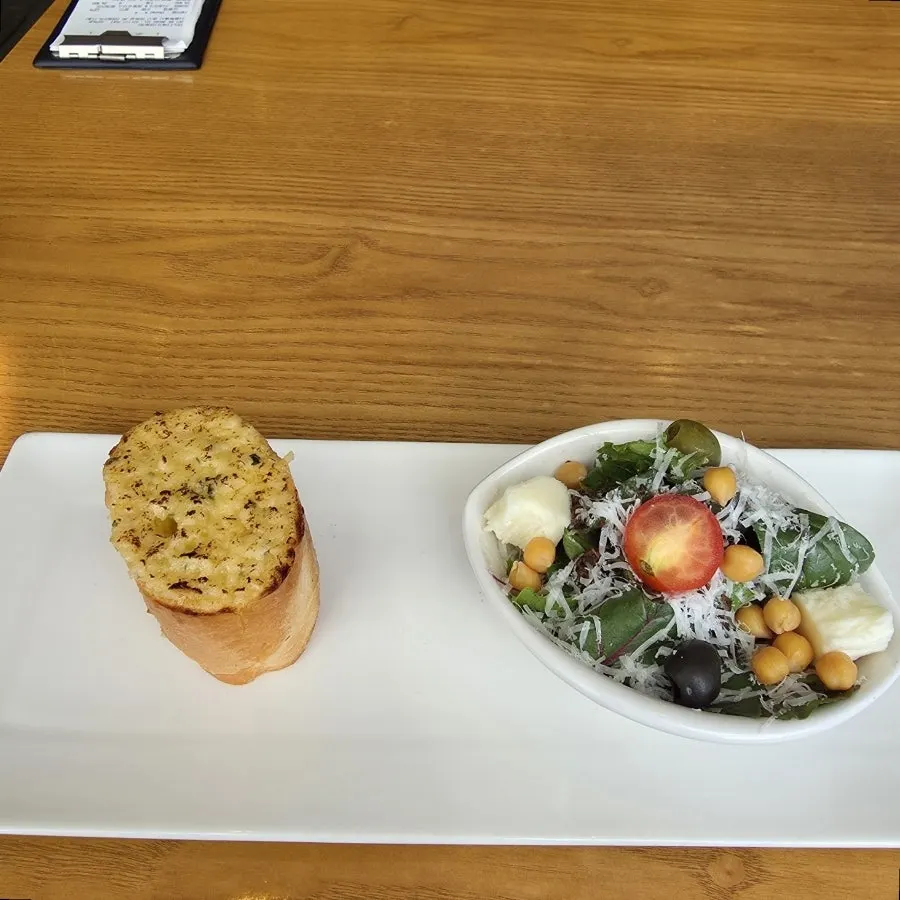 Interior atmosphere of Mano di Chef Myeongdong Branch