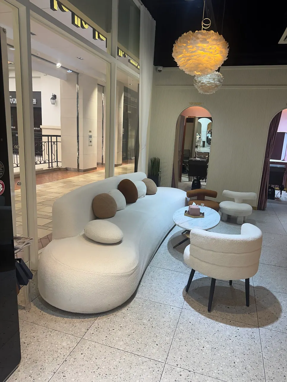 Interior seating at Mano de Jamie W Yongho Branch