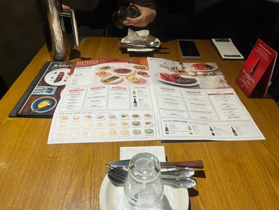 마노디셰프 강남점 테이블 세팅