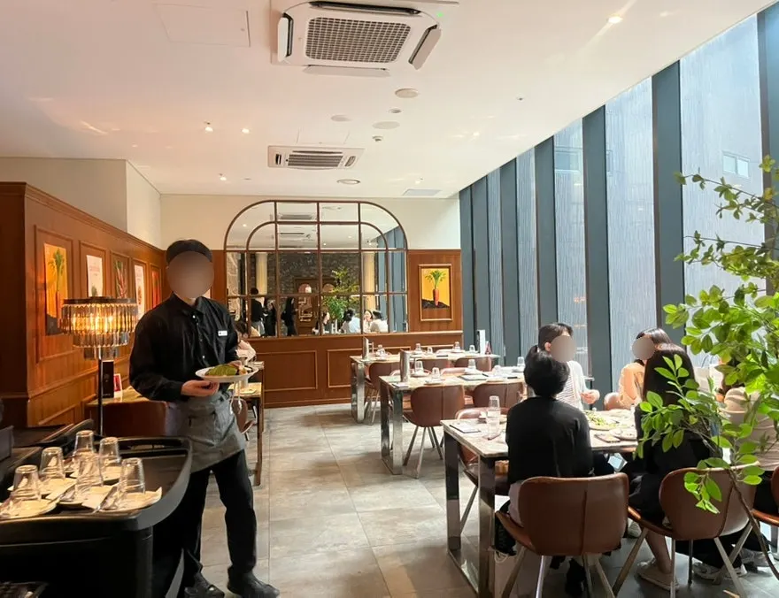마노디셰프 강남점 매장 분위기