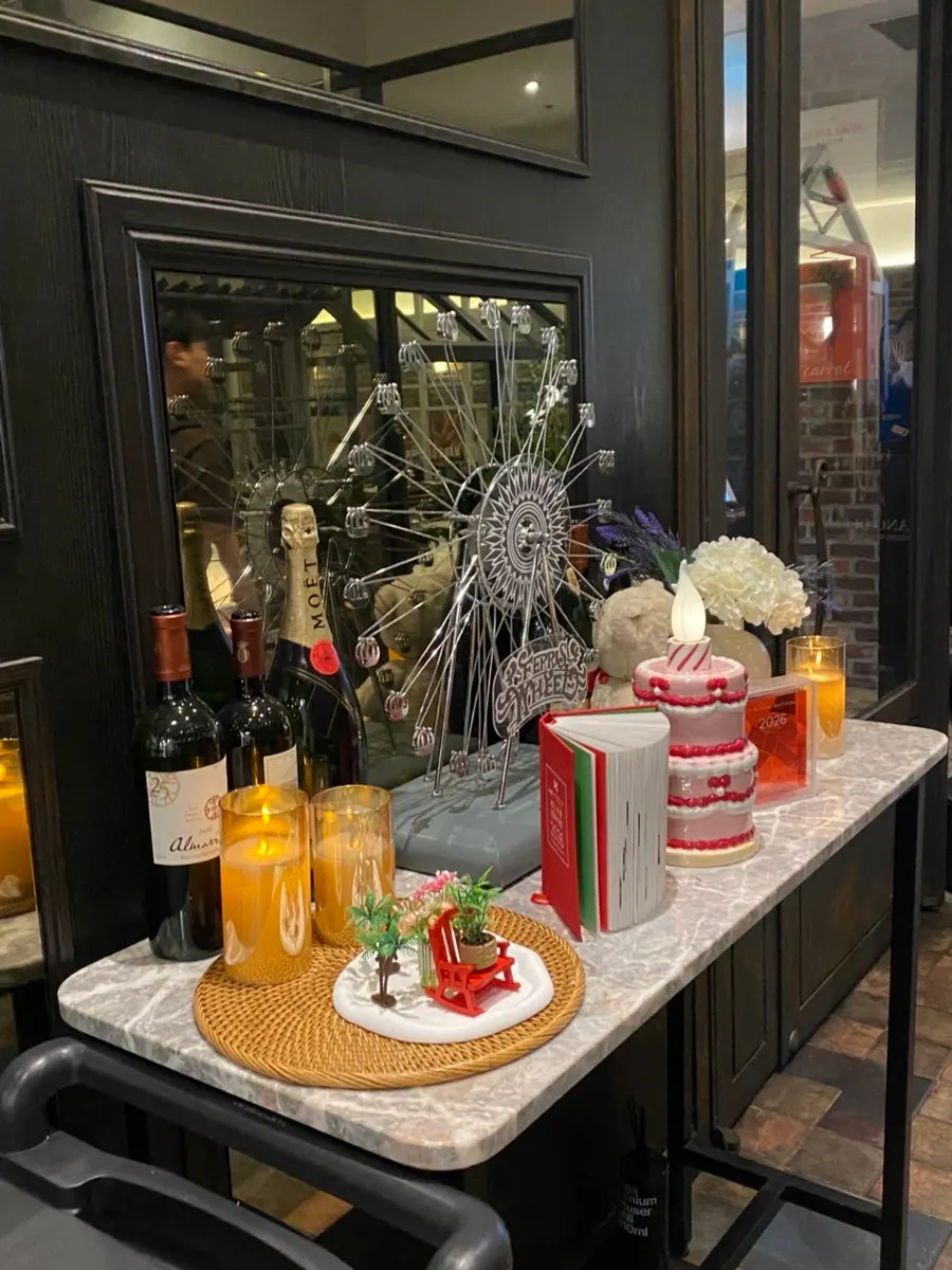 Romantic mood decor in the restaurant