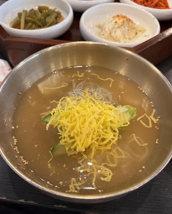 Mul-naengmyeon and bibim-naengmyeon served for dessert