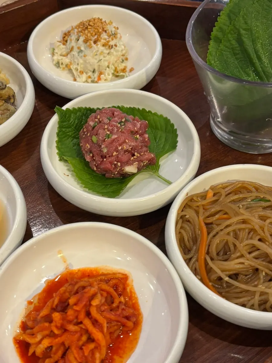 A plate of yukhoe served as a basic side dish
