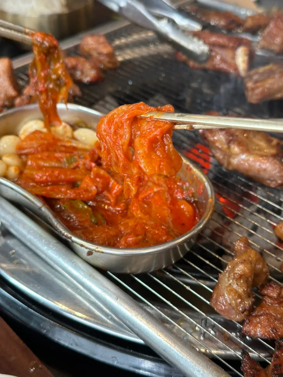 Manpo Galbi kimchi with grilled galbi