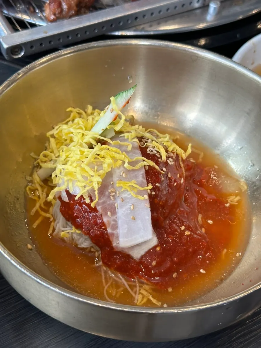 Broth and noodles of the mul-naengmyeon