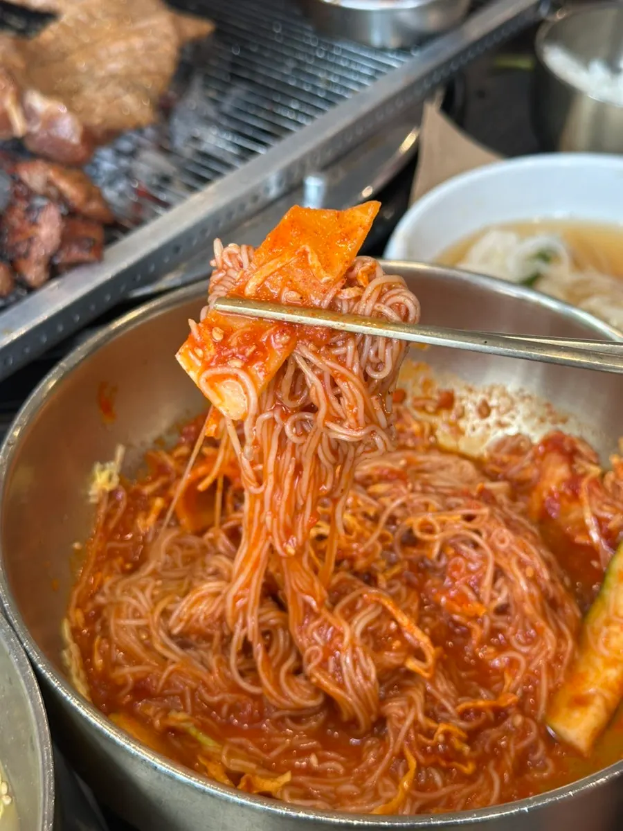 Galbi piled on top of naengmyeon
