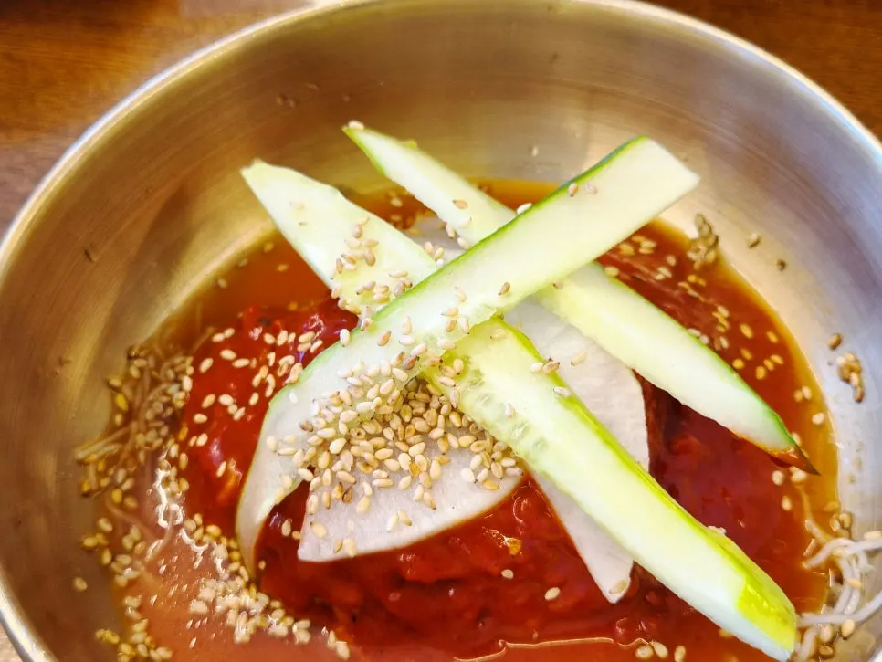 Close-up of spicy bibim naengmyeon noodles