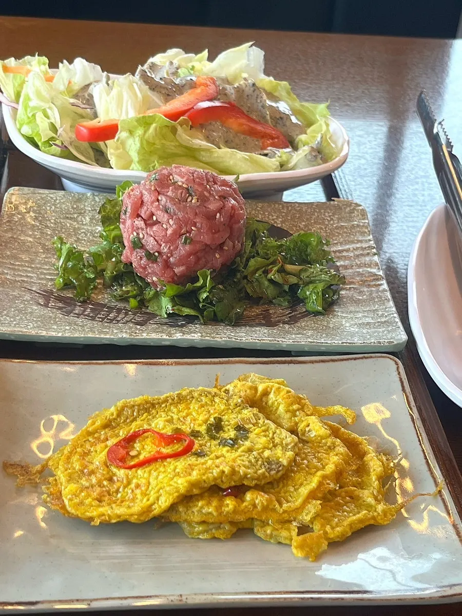 점심특선 갈비 정식에 나온 육회