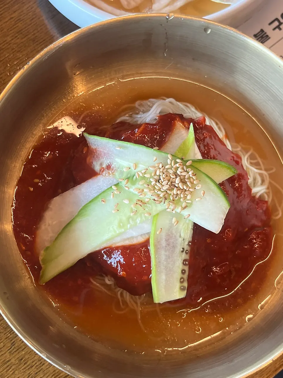살얼음 올라간 맛보기 물냉면