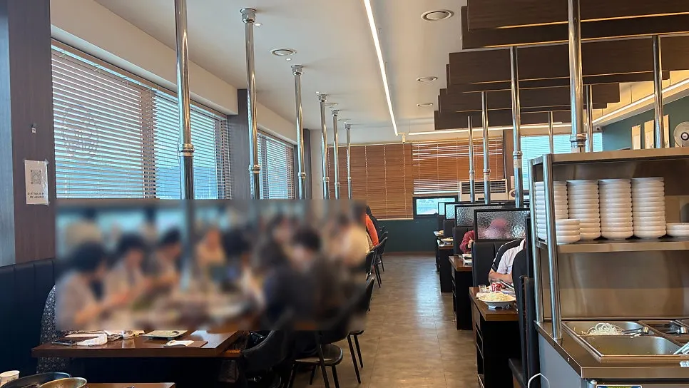 만포갈비 양주본점 1층 입구 내부