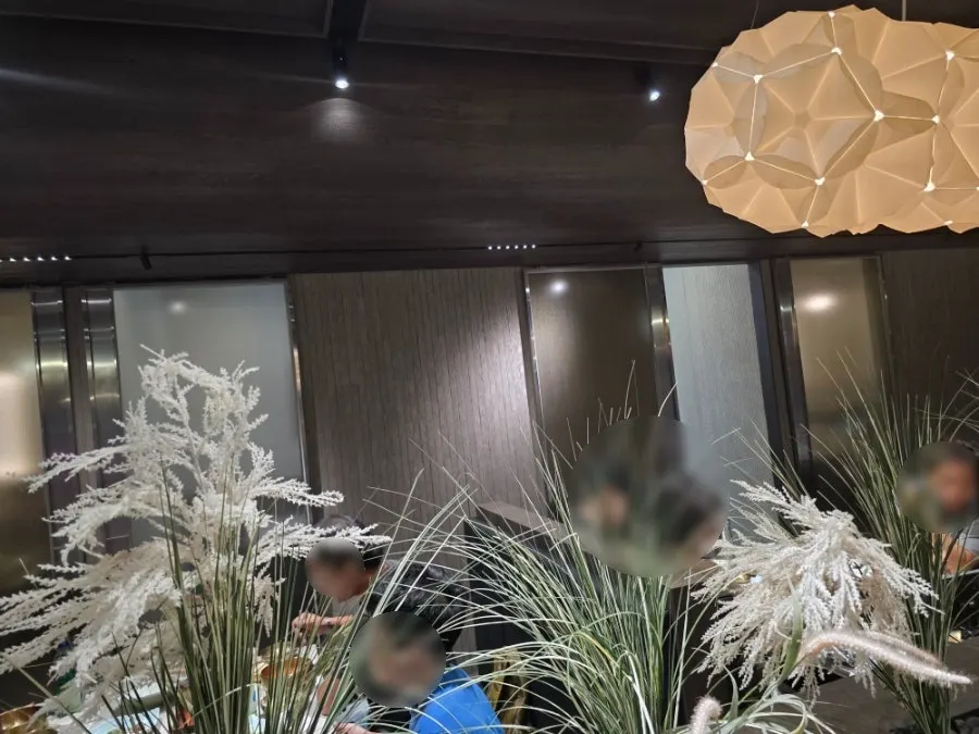 Interior near the entrance of Manpo Garden