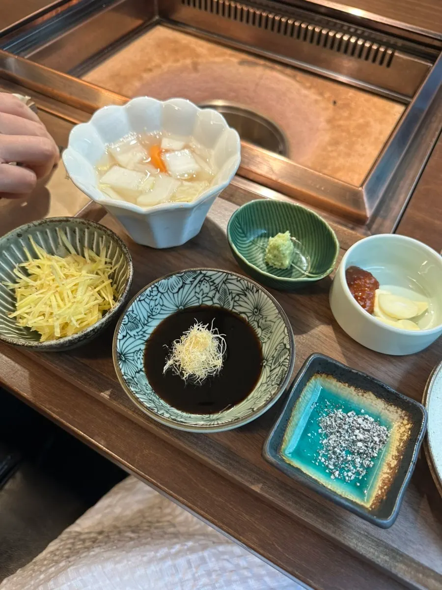 정갈하게 차려진 만수헌 정자 밑반찬