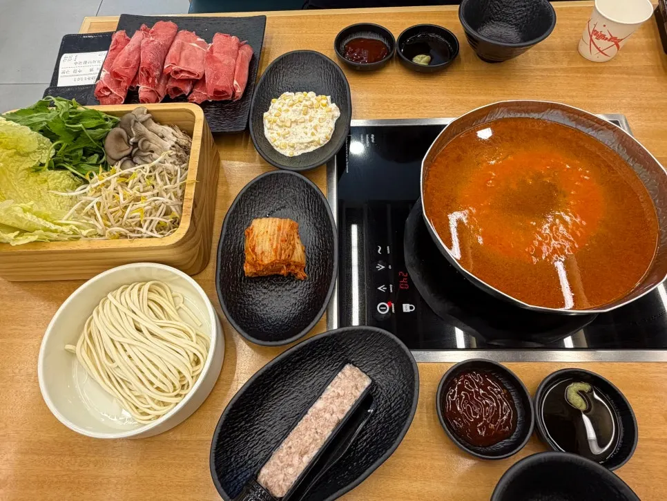 Plate of freshly made kalguksu noodles