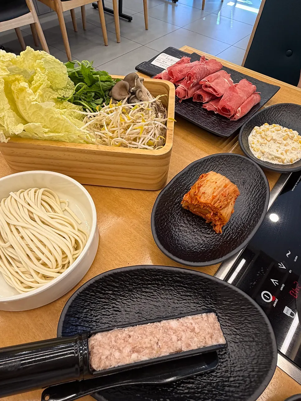 Assorted vegetable platter for shabu-shabu