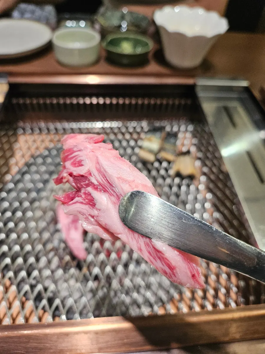 정성스럽게 차려진 만수헌 정자 식사