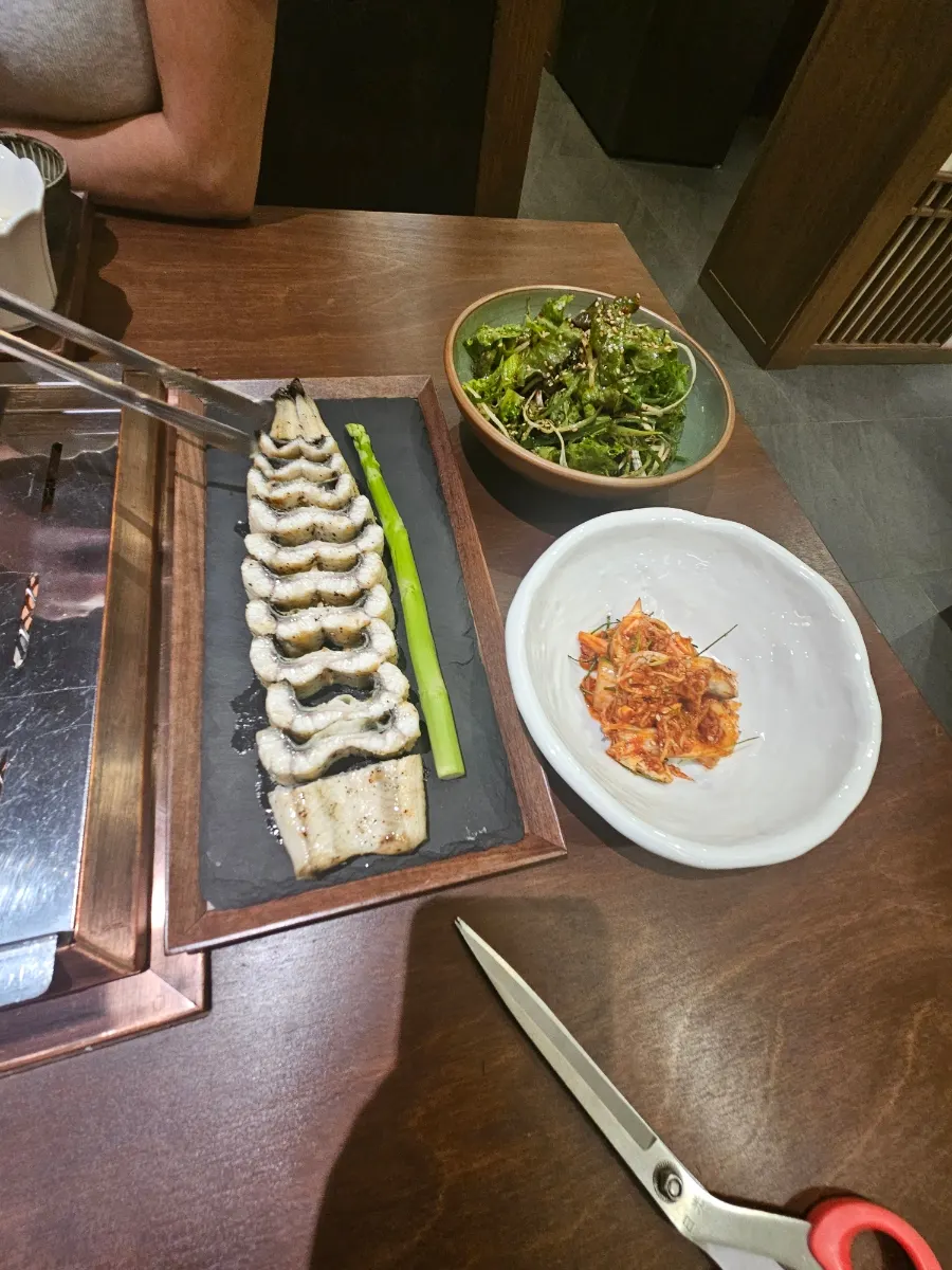 만수헌 정자 테이블 위 음식 사진