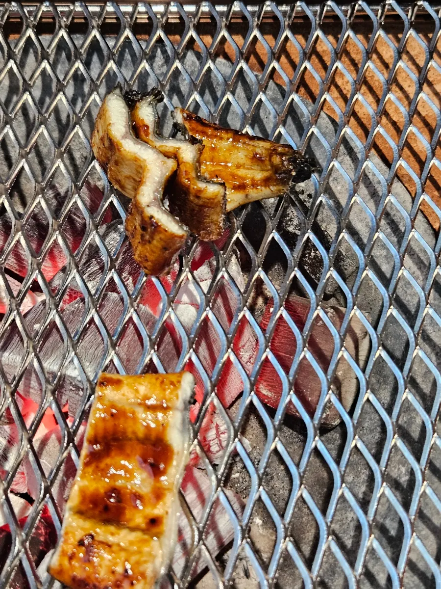 Last bite of grilled eel at Mansuheon Jeongja