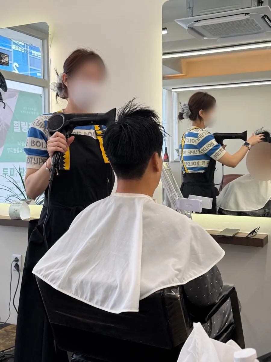전신 마사지가 되는 샴푸 의자