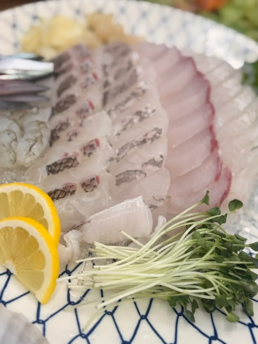 상 중앙에 놓인 모둠회