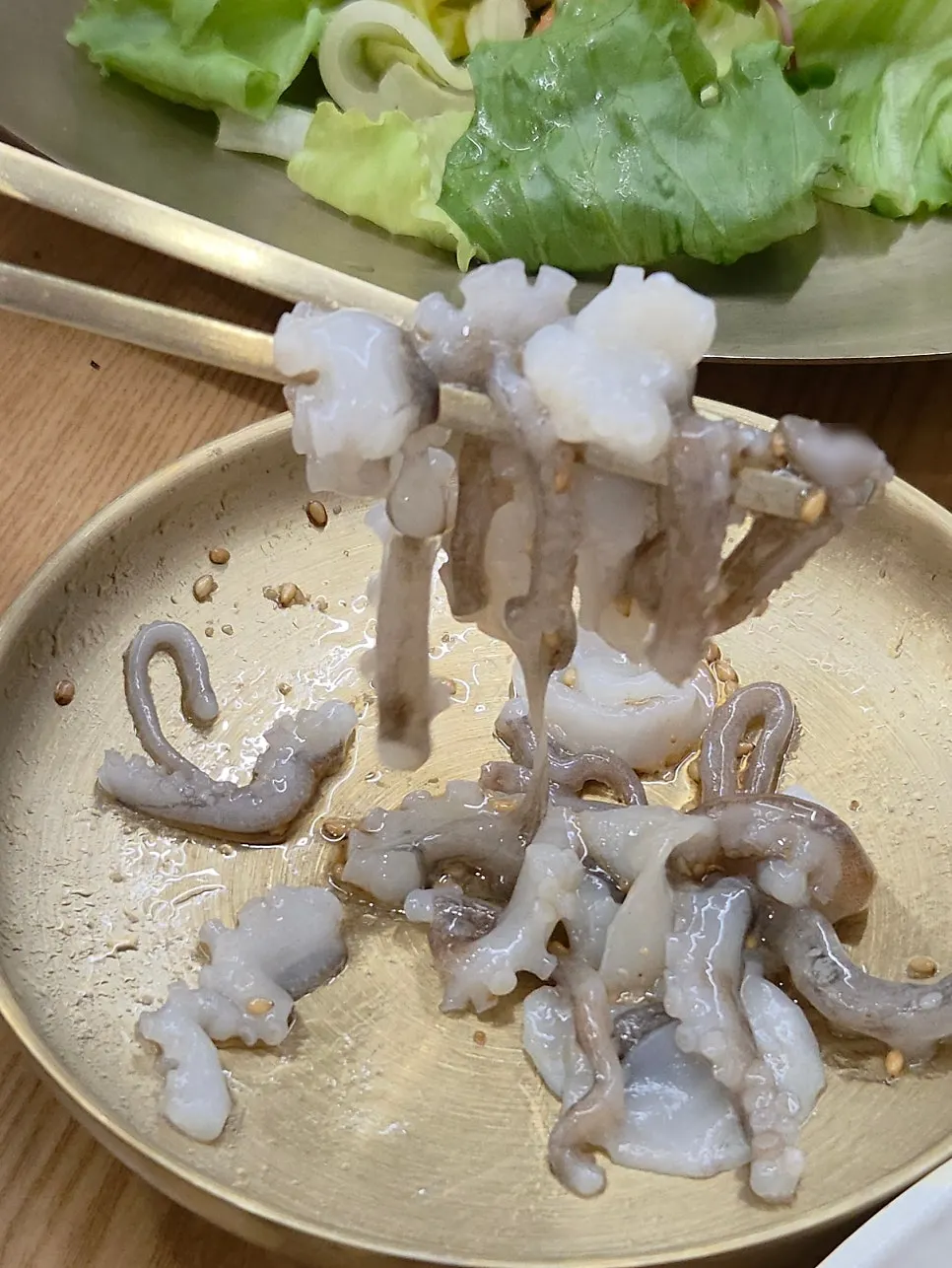 낙지탕탕이 한 젓가락 근접 컷