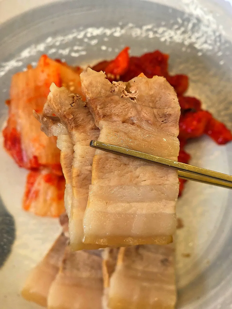 한상에 함께 나온 수육보쌈과 김치