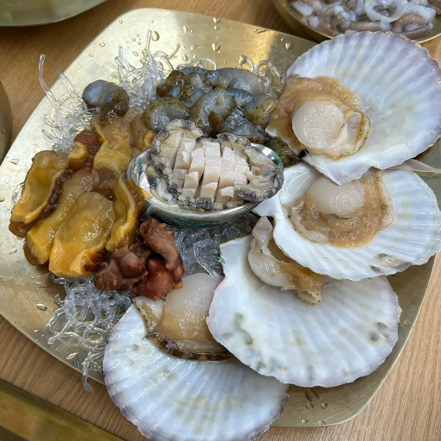 Shrimp heads gathered to one side