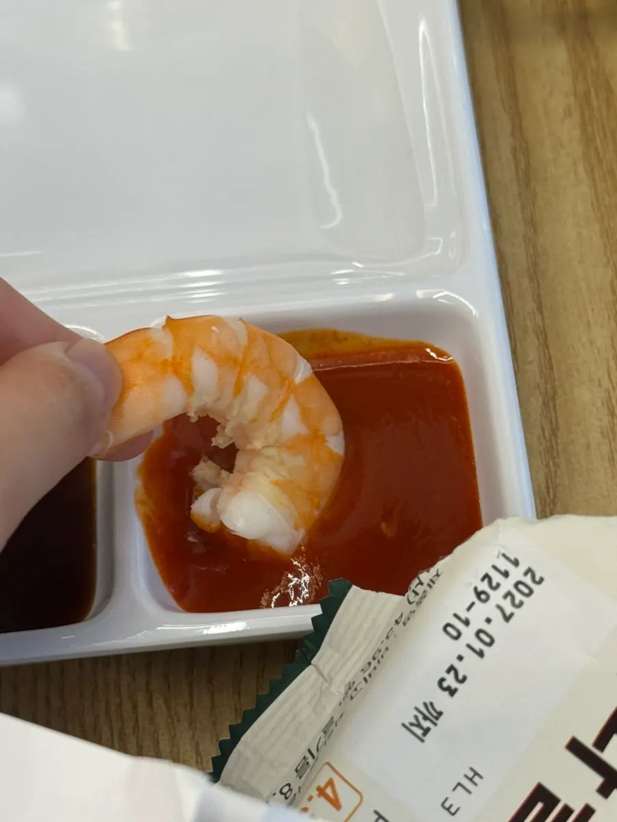 Peeled shrimp meat set aside