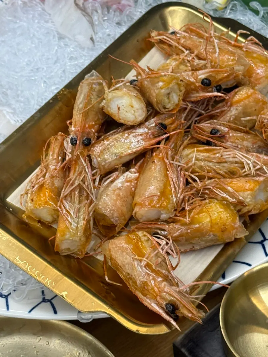 Shrimp dipped in chojang sauce