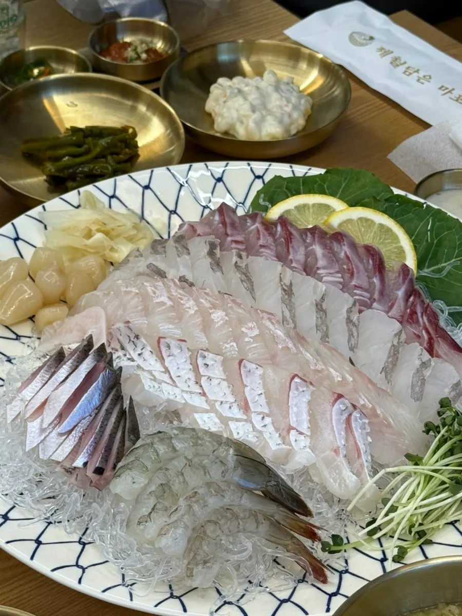 Gizzard shad sashimi and raw shrimp sashimi