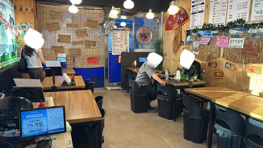 깔끔한 마포밤바다 내부 전경