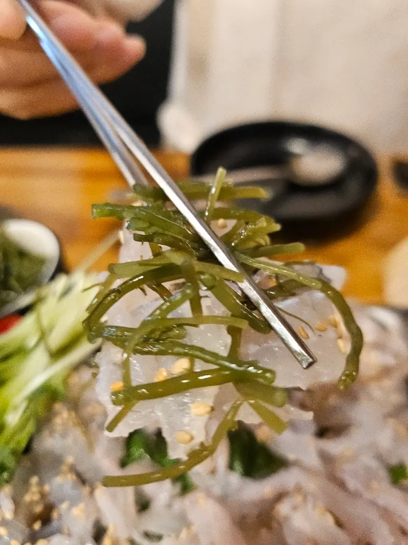 잔뼈가 연한 세꼬시 접시