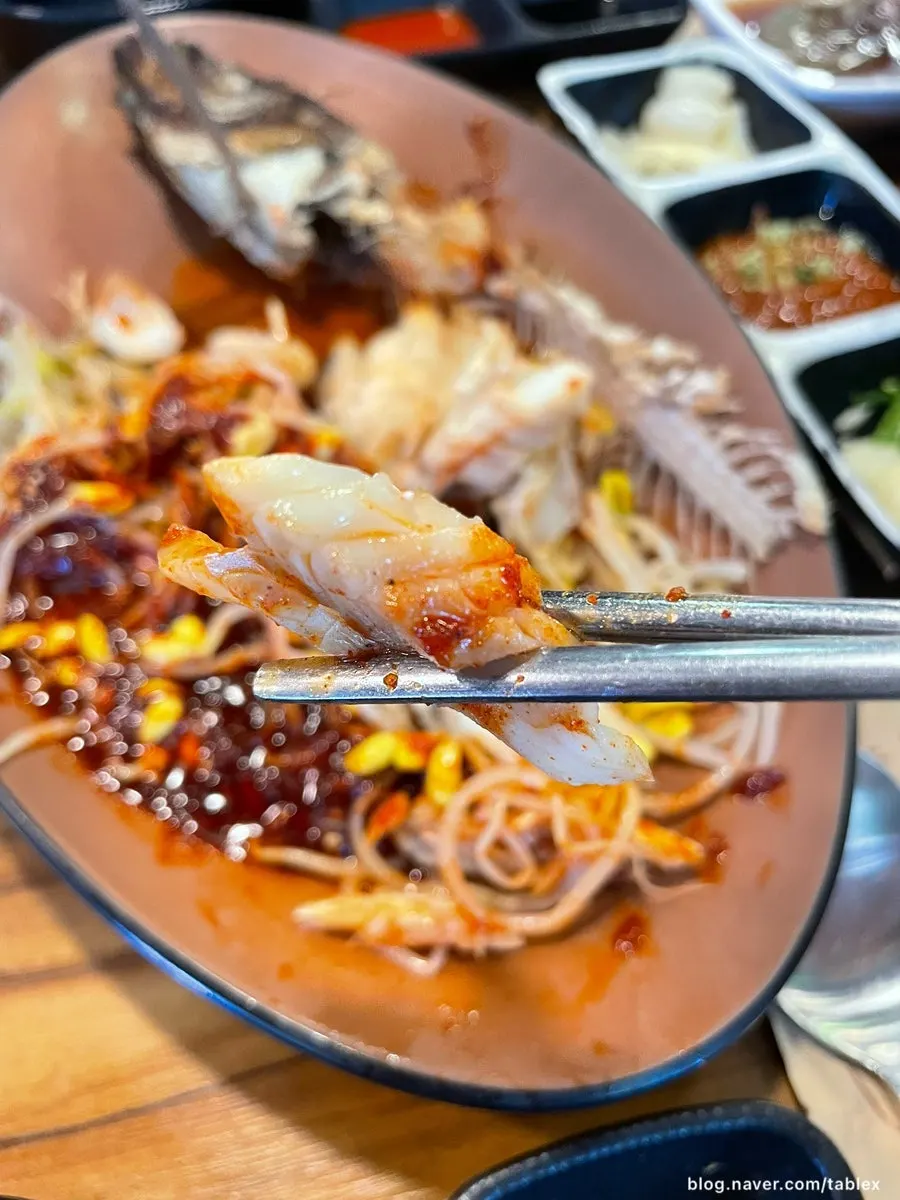 Picking up a piece of the braised kodari
