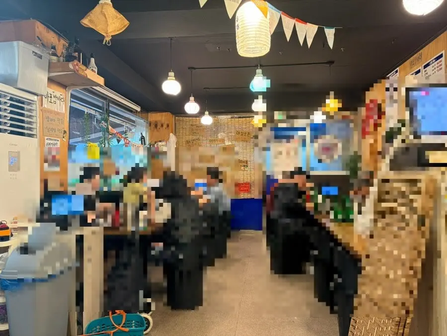 Crowded interior of Mapo Bamdada in the evening