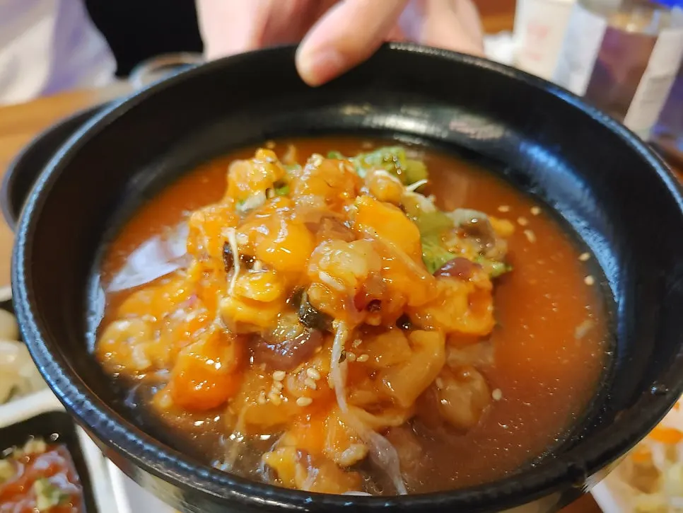 물회 속 멍게와 해삼