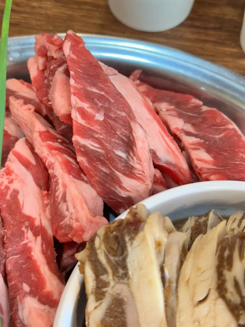 Grilled jingalbisal dipped in salt