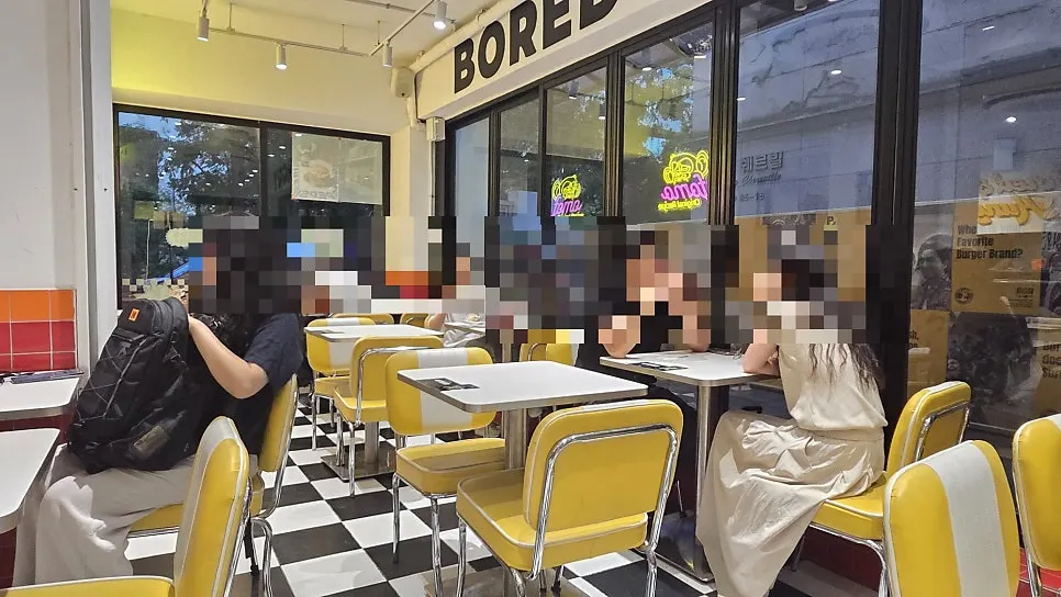 Bored & Hungry Mapo beside Gyeongui Line Forest Park