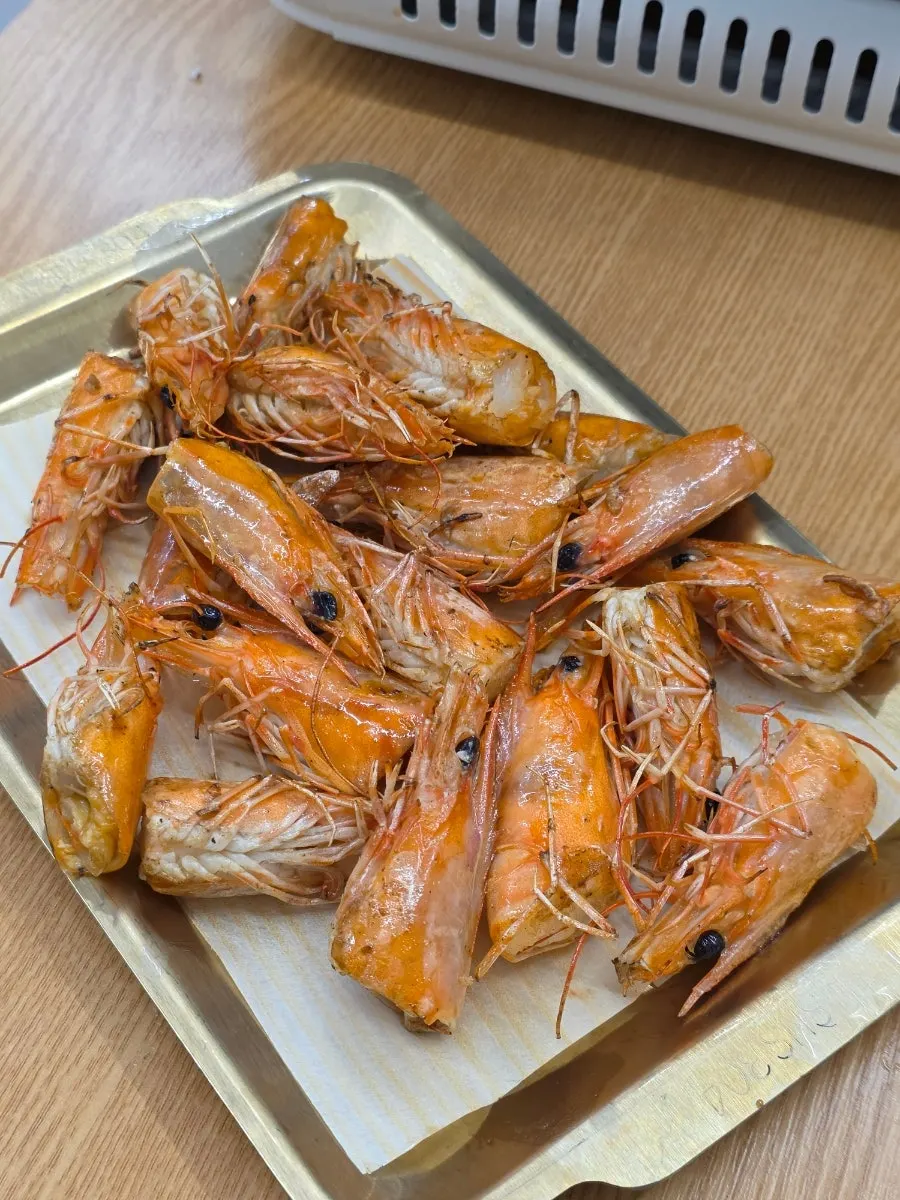 생새우와 곁들임 소스